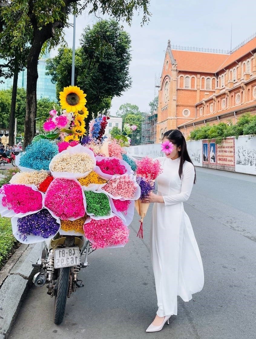 LINH LAN TRẮNG ~ NGƯỜI CON GÁI VIỆT NAM XINH ĐẸP MỘNG MƠ
