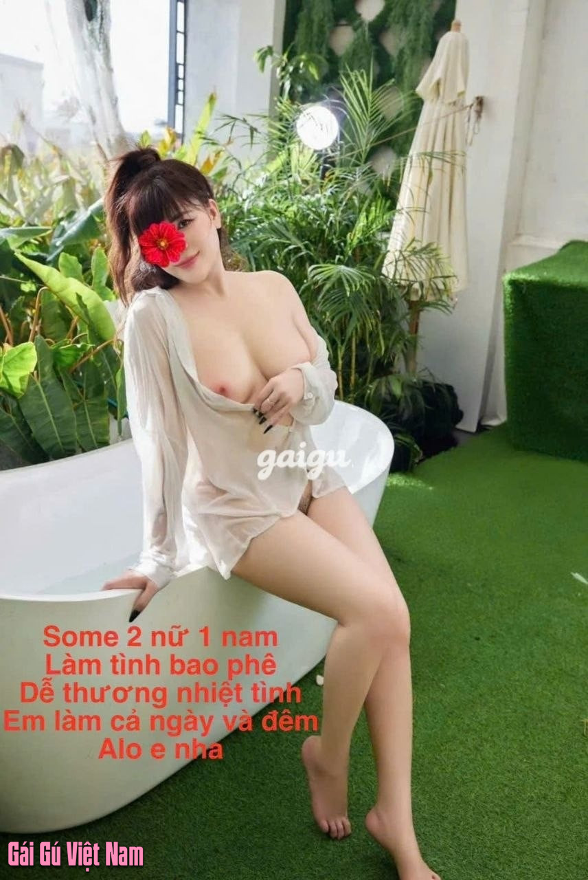 MY ANH XINH XẮN VÚ TO KẸP XÚC XÍCH BÚ CU LÚC CÁN DÂM CHIỀU KHÁCH